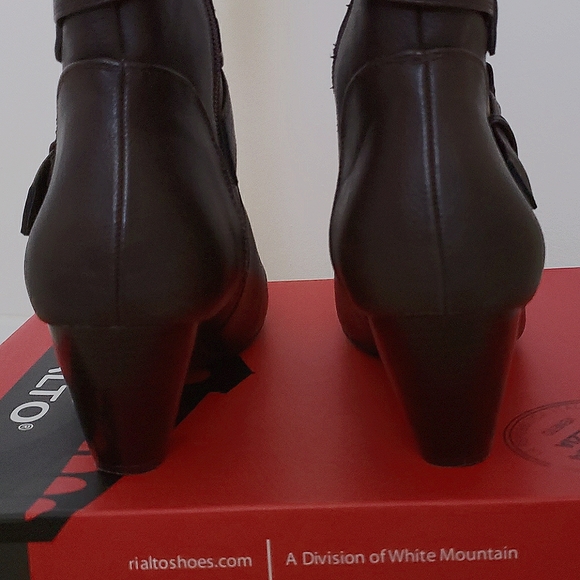 NEW w/box Rialto Tall Boots - Picture 3 of 5